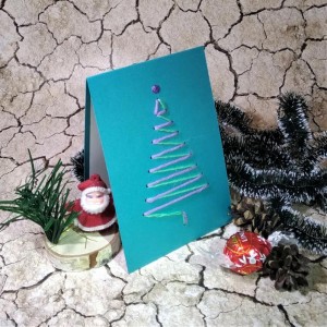 Новогодняя открытка Ёлка из ниток