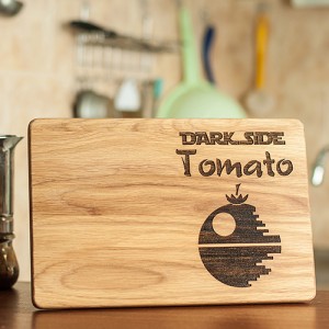 Разделочная доска "Dark side tomato"