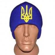 Синяя шапка с украинской символикой