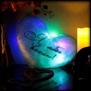 Светящаяся подушка-сердце «Я тебе кохаю»